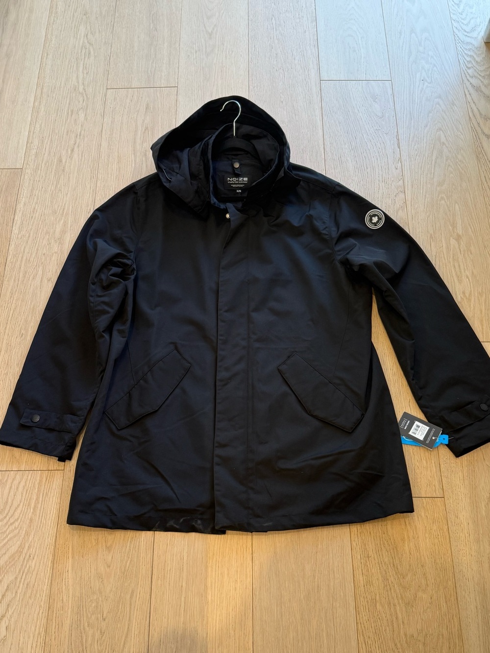 NOIZE Men’s Black Hooded Jacket Coat XL BNWT Minimalist Urban Waterproof Style - Picture 2 of 3
